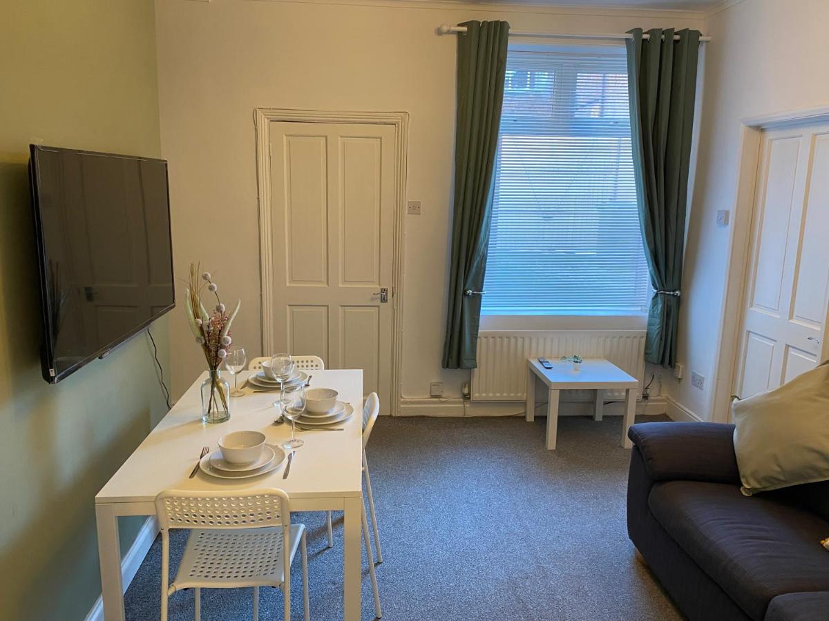 Kitchener - Wonderful 2-Bedroom Apt Sleeps 5 Free Parking Free Wifi Gateshead Exterior foto